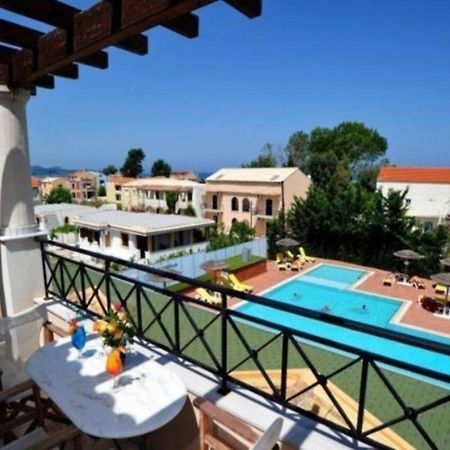 Thinalos Aparthotel Acharavi  Bagian luar foto