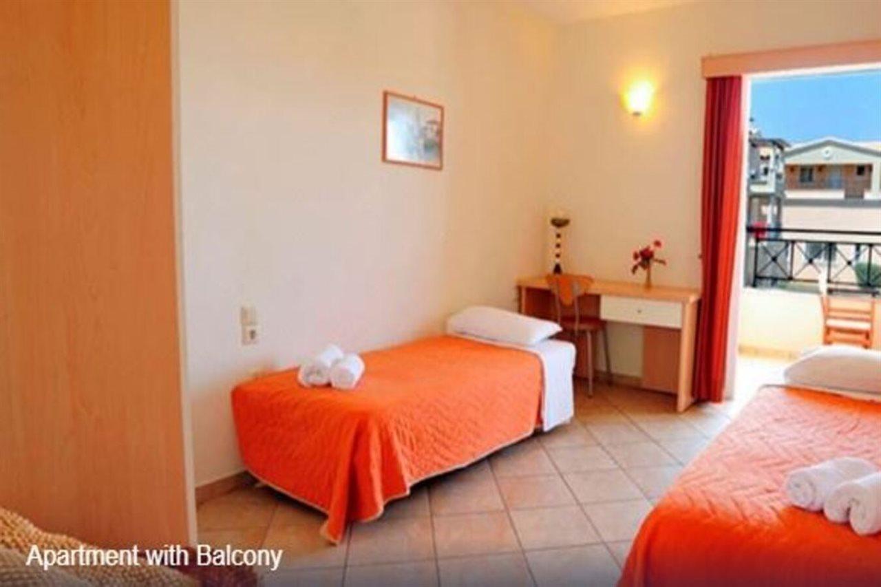Thinalos Aparthotel Acharavi  Bagian luar foto