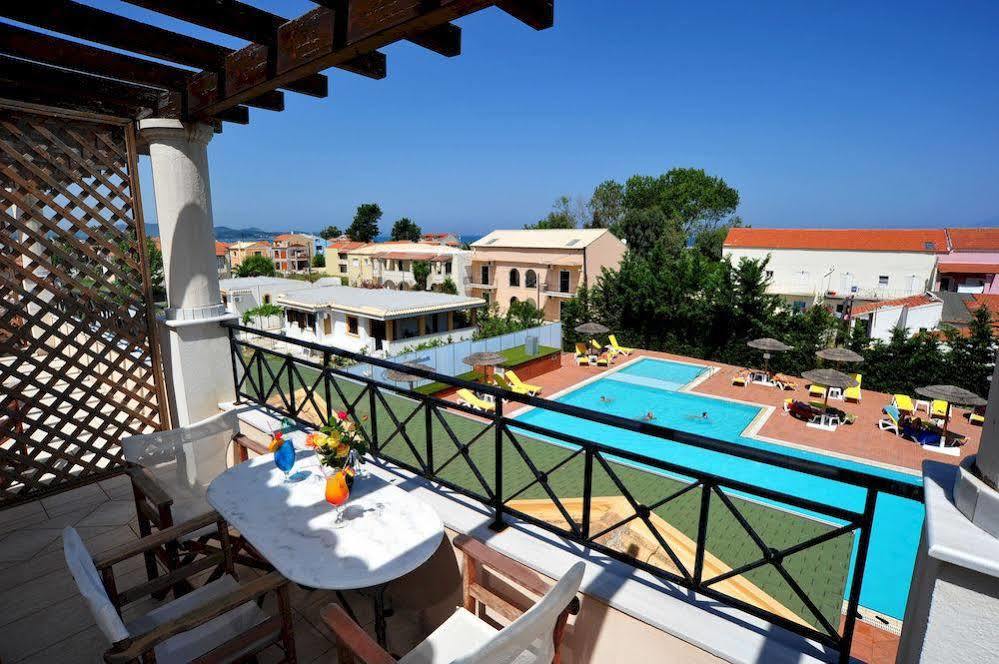 Thinalos Aparthotel Acharavi  Bagian luar foto