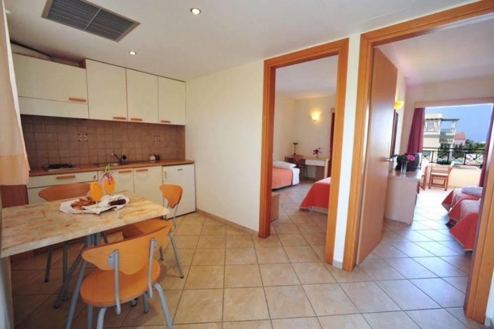 Thinalos Aparthotel Acharavi  Bagian luar foto