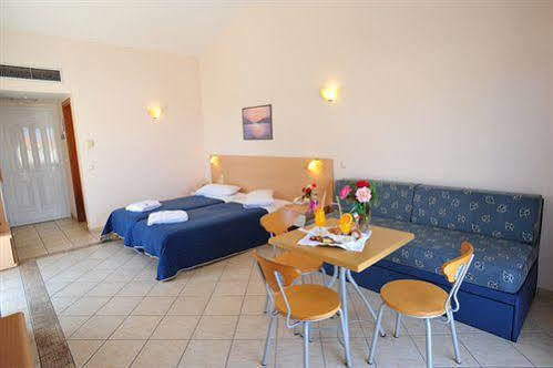 Thinalos Aparthotel Acharavi  Bagian luar foto