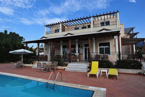 Thinalos Aparthotel Acharavi  Bagian luar foto