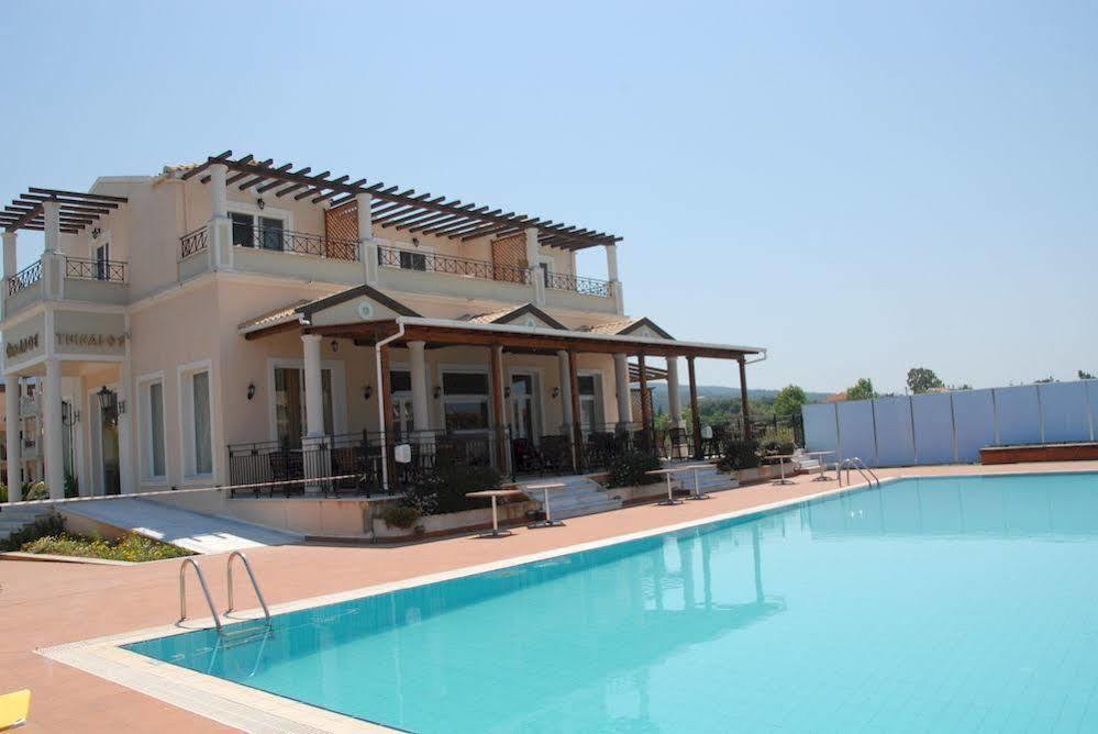 Thinalos Aparthotel Acharavi  Bagian luar foto